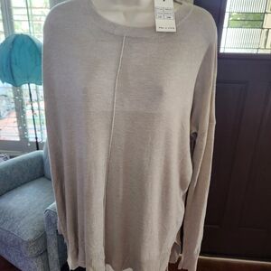 Tea n Rose Gray Crew Neck Sweater NWT